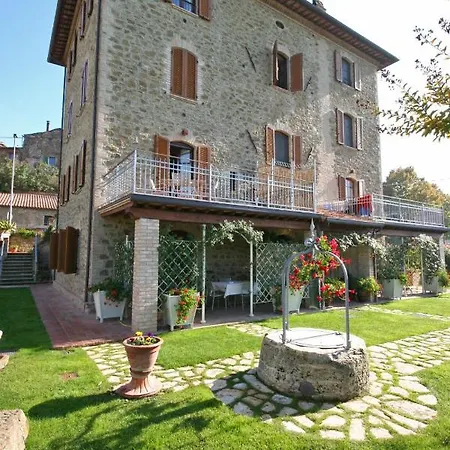 Appartement San Valentino Di Sleeps 4 With Pool And Wifi